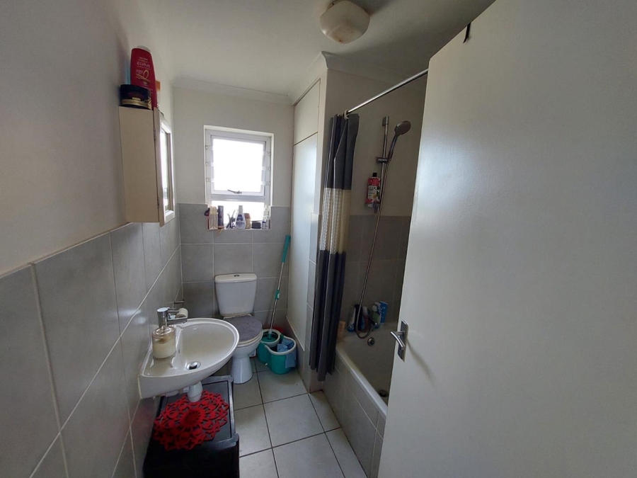 To Let 2 Bedroom Property for Rent in Muizenberg Western Cape